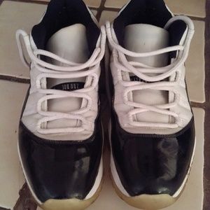 Air Jordan 11 concords Lo